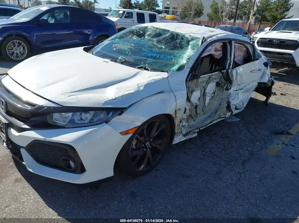 SHHFK7H45JU424621 2018 HONDA CIVIC - Image 2