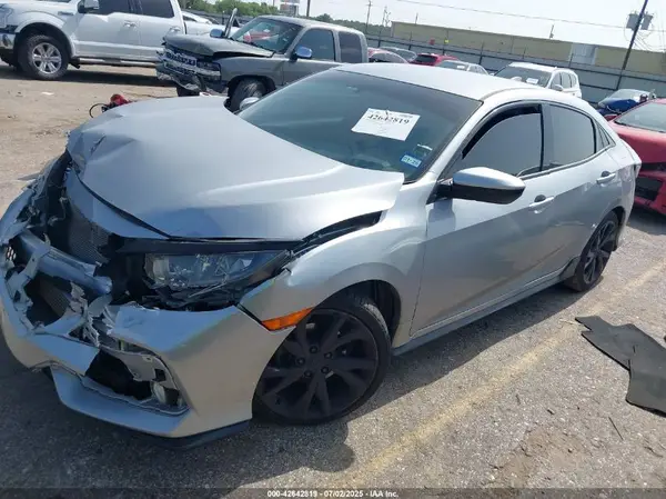 SHHFK7H4XJU211860 2018 HONDA CIVIC - Image 2