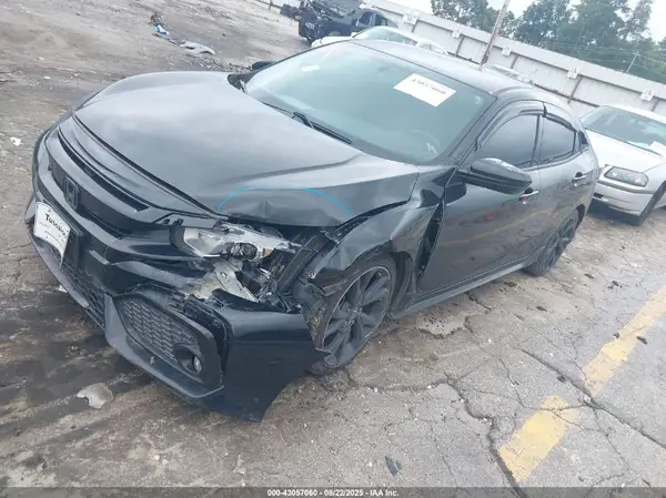 SHHFK7H4XJU215083 2018 HONDA CIVIC - Image 2