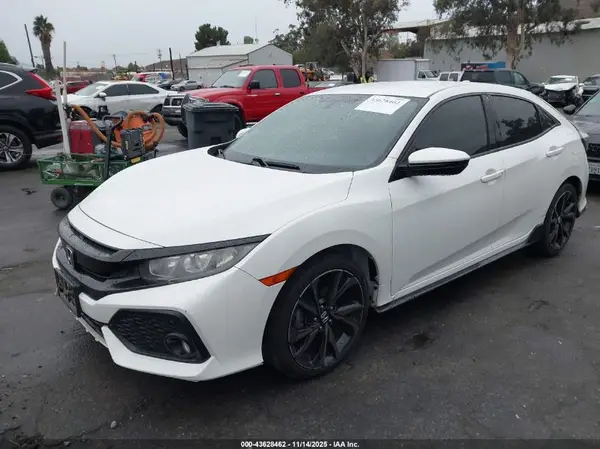 SHHFK7H4XJU424176 2018 HONDA CIVIC - Image 2