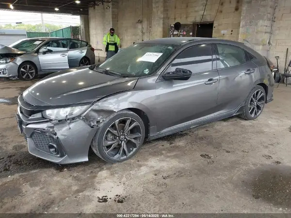 SHHFK7H4XJU427093 2018 HONDA CIVIC - Image 2