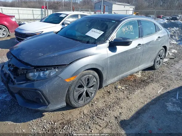 SHHFK7H51JU216955 2018 HONDA CIVIC - Image 2