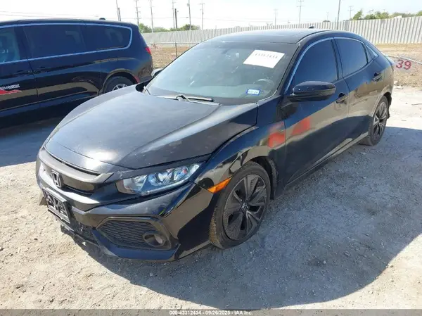 SHHFK7H51JU402141 2018 HONDA CIVIC - Image 2