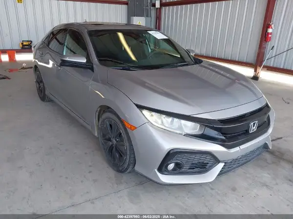 SHHFK7H52JU215670 2018 HONDA CIVIC - Image 1