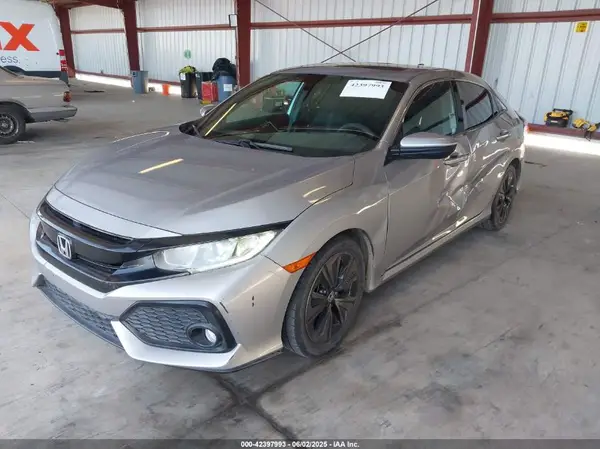 SHHFK7H52JU215670 2018 HONDA CIVIC - Image 2