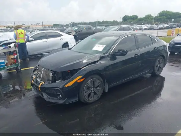 SHHFK7H69KU210668 2019 HONDA CIVIC - Image 2