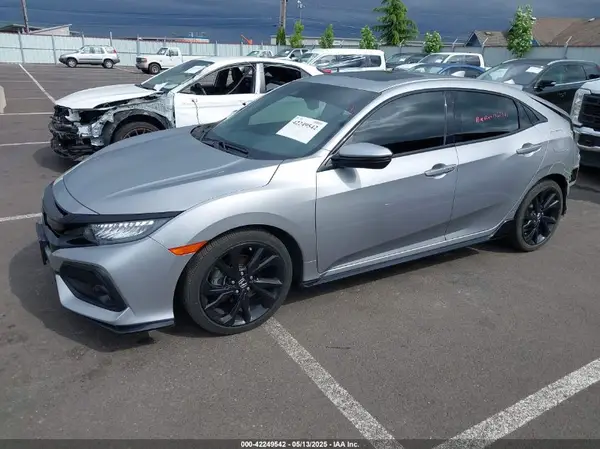 SHHFK7H92JU421560 2018 HONDA CIVIC - Image 2