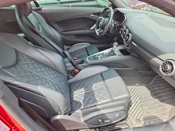 TRUC5AFV3H1004157 2017 AUDI TT - Image 8