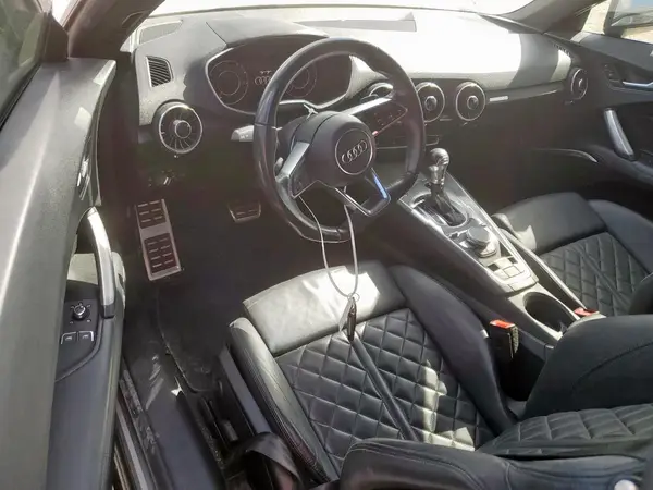 TRUT5CFV9H1006118 2017 AUDI TT - Image 8
