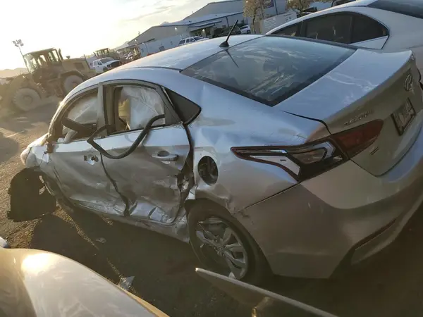 U83866 2019 HYUNDAI ACCENT - Image 2