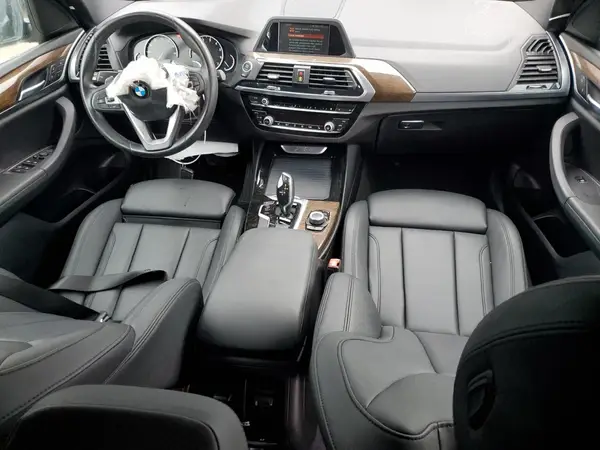 UXTR7C57KLF25594 2019 BMW X3 - Image 8