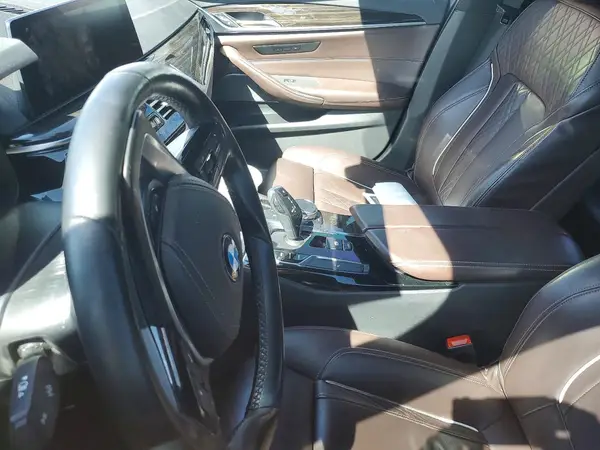 W05309 2019 BMW 5ER - Image 8