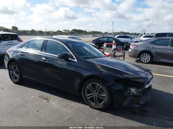 W1K3G4EB5LJ201679 2020 MERCEDES-BENZ A-KLASSE - Image 1