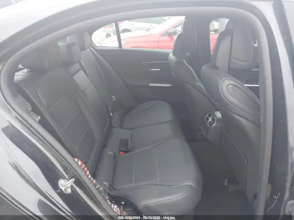 W1KAF4GB8PR144957 2023 MERCEDES-BENZ C-KLASSE - Image 8