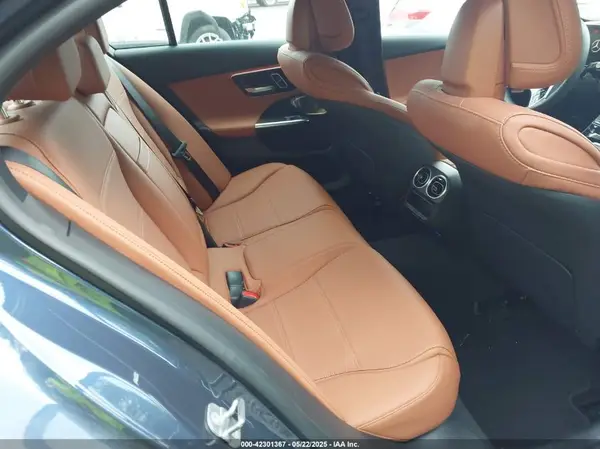 W1KAF4HB7RR224770 2024 MERCEDES-BENZ C-KLASSE - Image 8