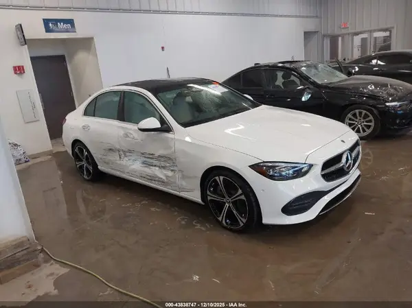 W1KAF4HB8SR243429 2025 MERCEDES-BENZ C-KLASSE - Image 1