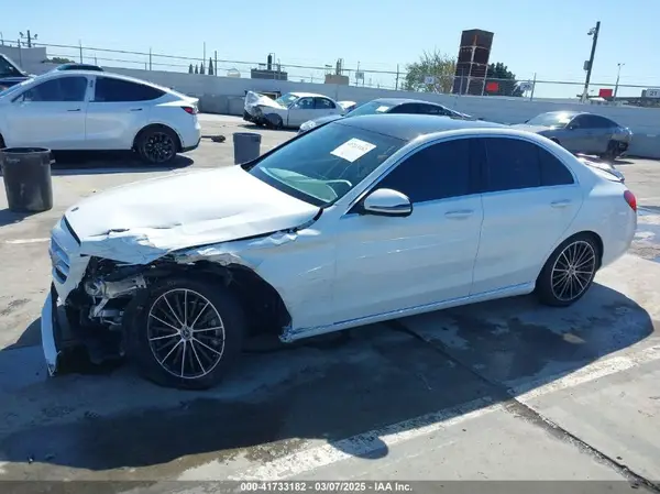 W1KWF8DB0MR635682 2021 MERCEDES-BENZ C-KLASSE - Image 2