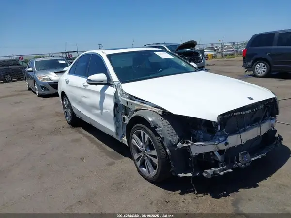 W1KWF8EB4MR646585 2021 MERCEDES-BENZ C-KLASSE - Image 1