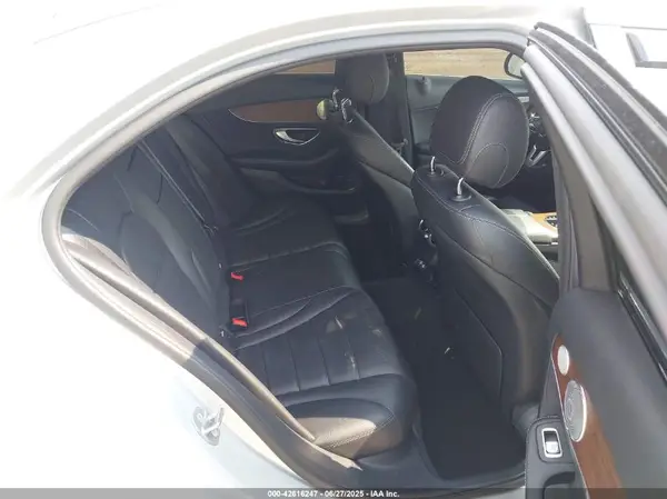 W1KWF8EB6LR599901 2020 MERCEDES-BENZ C-KLASSE - Image 8