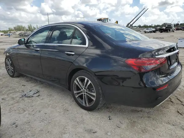 W1KZF8EBXMA894738 2021 MERCEDES-BENZ E-KLASSE - Image 2