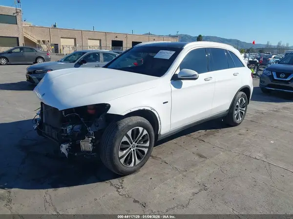 W1N0G5DB0LF776305 2020 MERCEDES-BENZ GLC - Image 2