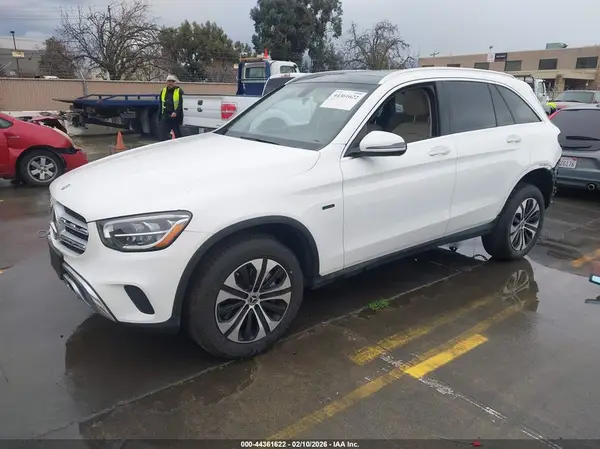 W1N0G5DB6LF776373 2020 MERCEDES-BENZ GLC - Image 2