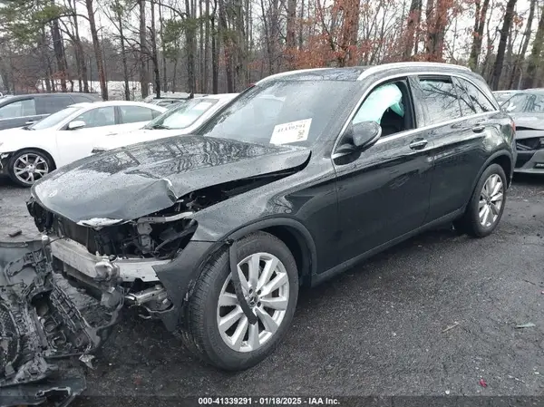 W1N0G8DB0LF775396 2020 MERCEDES-BENZ GLC - Image 2