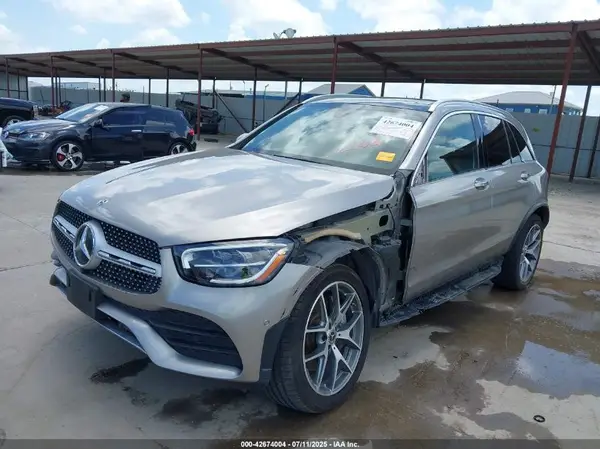 W1N0G8DB0LF775916 2020 MERCEDES-BENZ GLC - Image 2