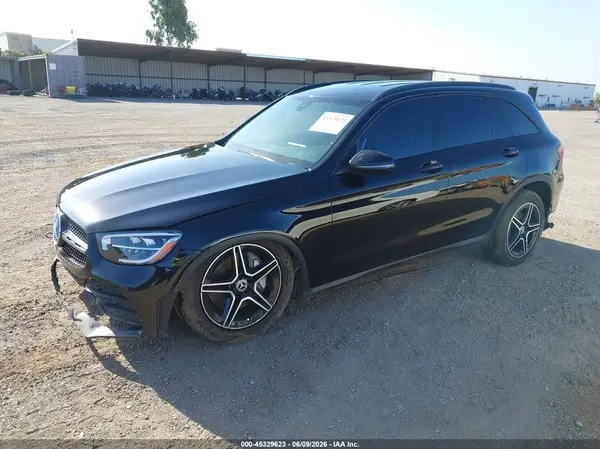 W1N0G8DB0LF807750 2020 MERCEDES-BENZ GLC - Image 2