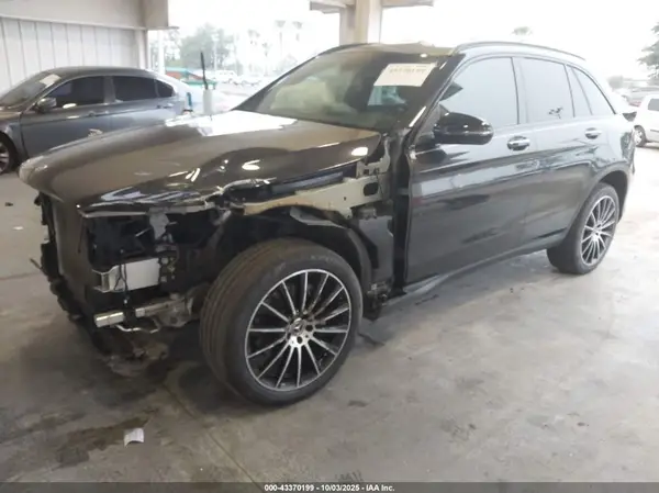 W1N0G8DB0MV314108 2021 MERCEDES-BENZ GLC - Image 2