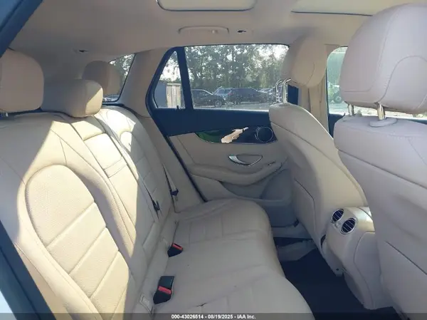 W1N0G8DB1LF824864 2020 MERCEDES-BENZ GLC - Image 8