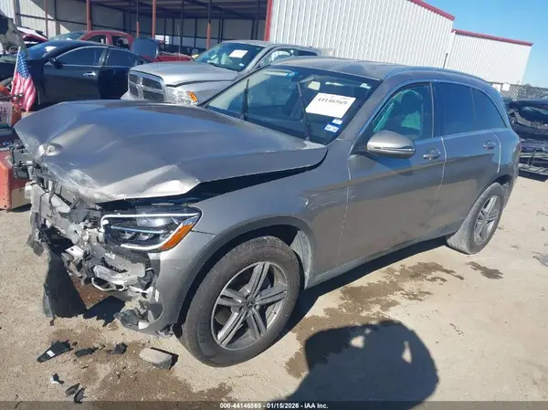 W1N0G8DB1LF837078 2020 MERCEDES-BENZ GLC - Image 2
