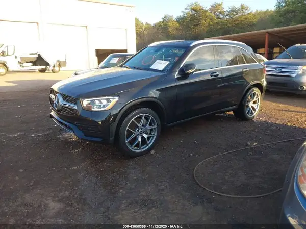 W1N0G8DB1LF863633 2020 MERCEDES-BENZ GLC - Image 2