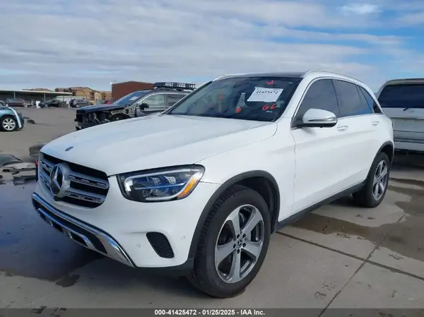 W1N0G8DB1MF868140 2021 MERCEDES-BENZ GLC - Image 2