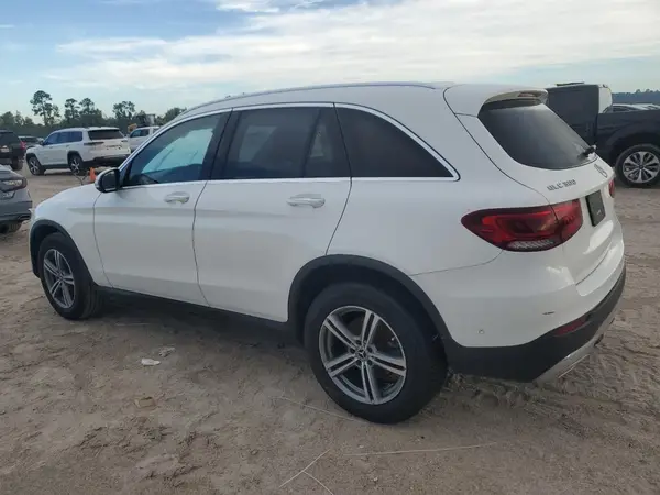 W1N0G8DB1MF869823 2021 MERCEDES-BENZ GLC - Image 2