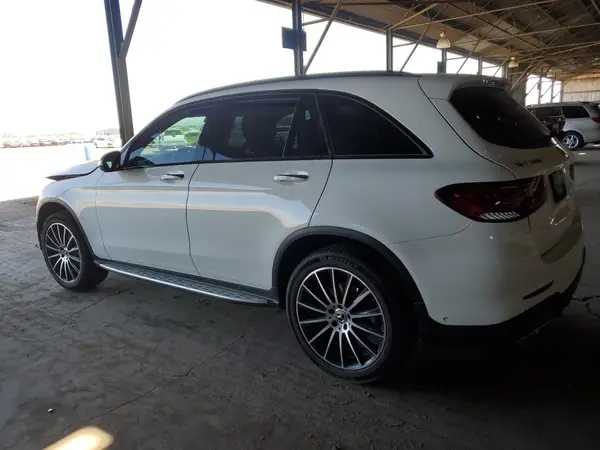 W1N0G8DB1MF874813 2021 MERCEDES-BENZ GLC - Image 2