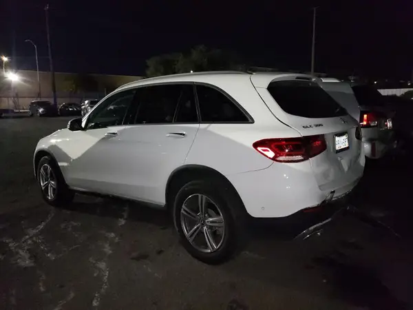 W1N0G8DB1MF890509 2021 MERCEDES-BENZ GLC - Image 2