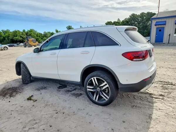 W1N0G8DB1MV281748 2021 MERCEDES-BENZ GLC - Image 2