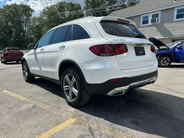 W1N0G8DB1MV317826 2021 MERCEDES-BENZ GLC - Image 2