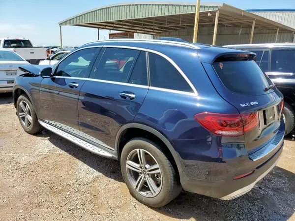 W1N0G8DB2LF815039 2020 MERCEDES-BENZ GLC - Image 2