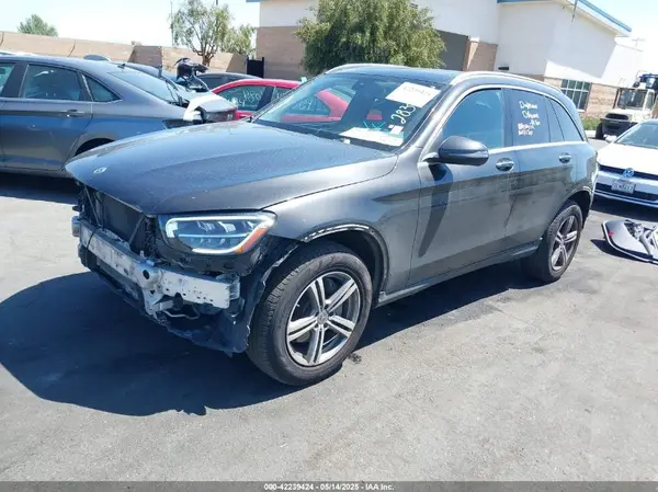 W1N0G8DB2MF870088 2021 MERCEDES-BENZ GLC - Image 2