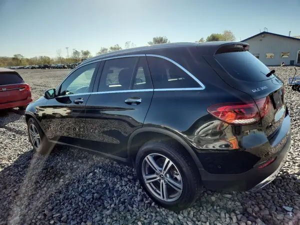 W1N0G8DB2MF875839 2021 MERCEDES-BENZ GLC - Image 2