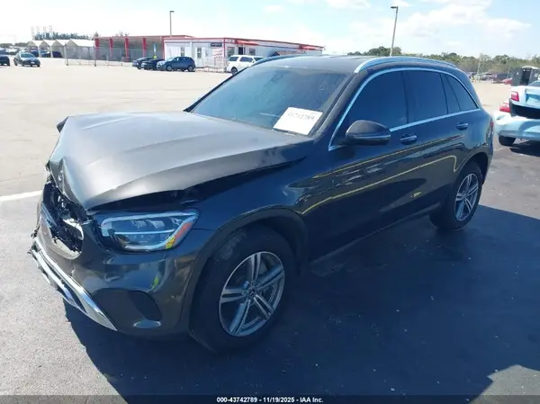 W1N0G8DB2MV267132 2021 MERCEDES-BENZ GLC - Image 2