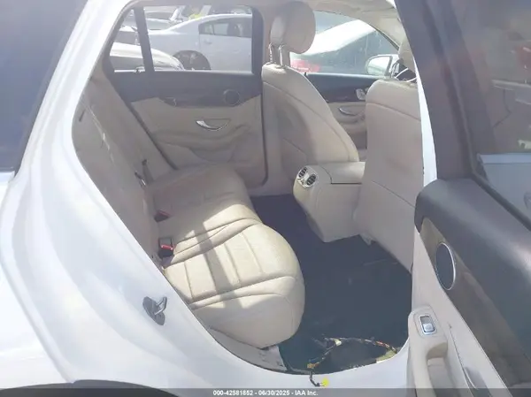 W1N0G8DB2MV271875 2021 MERCEDES-BENZ GLC - Image 8