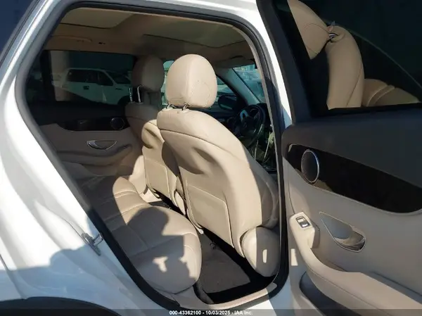 W1N0G8DB2MV283654 2021 MERCEDES-BENZ GLC - Image 8