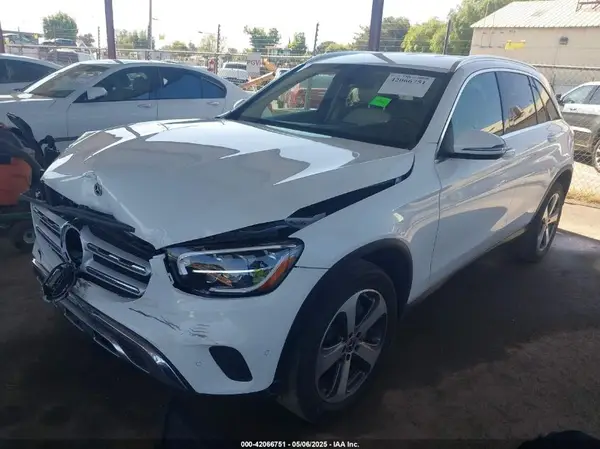 W1N0G8DB2NG100453 2022 MERCEDES-BENZ GLC - Image 2