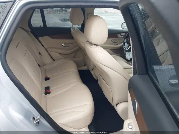 W1N0G8DB2NG105183 2022 MERCEDES-BENZ GLC - Image 8