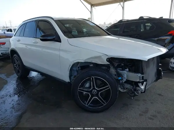 W1N0G8DB2NG109881 2022 MERCEDES-BENZ GLC - Image 1