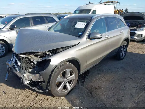 W1N0G8DB2NG120573 2022 MERCEDES-BENZ GLC - Image 2