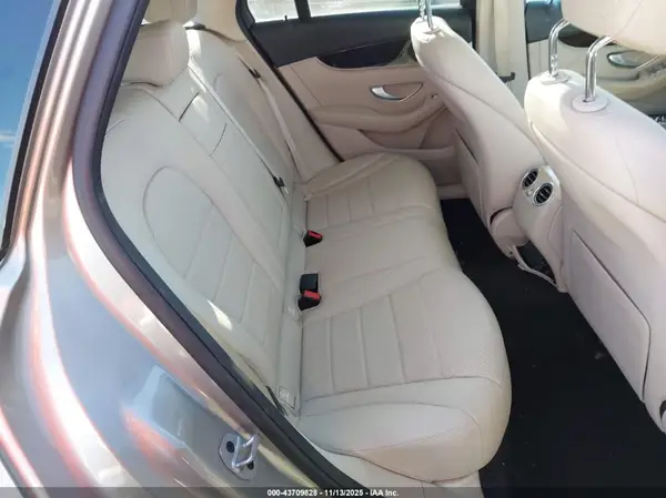 W1N0G8DB2NG120573 2022 MERCEDES-BENZ GLC - Image 8